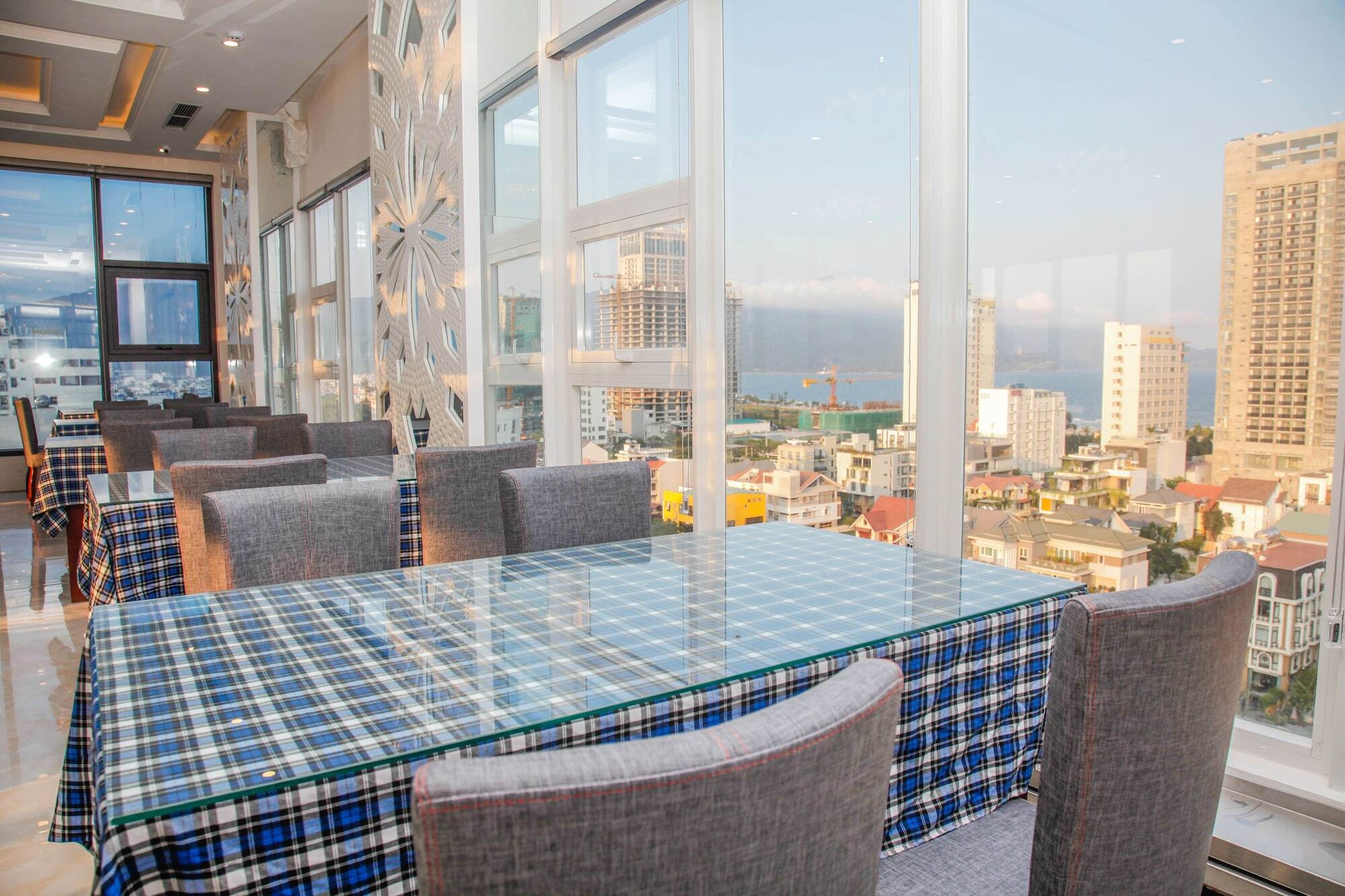 Royal Beach Hotel By Thg Đà Nẵng Extérieur photo